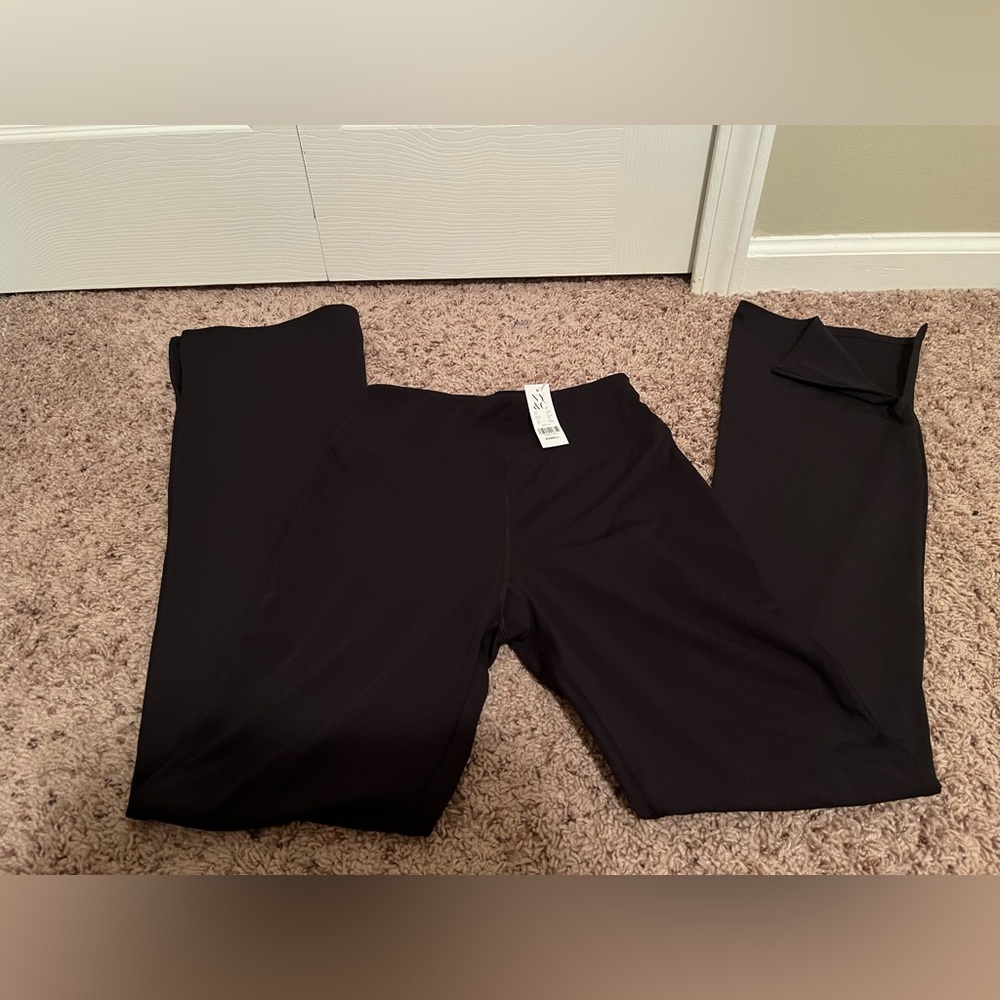 New York & Company Flare Leggings with split at the bottom | XS | NWT